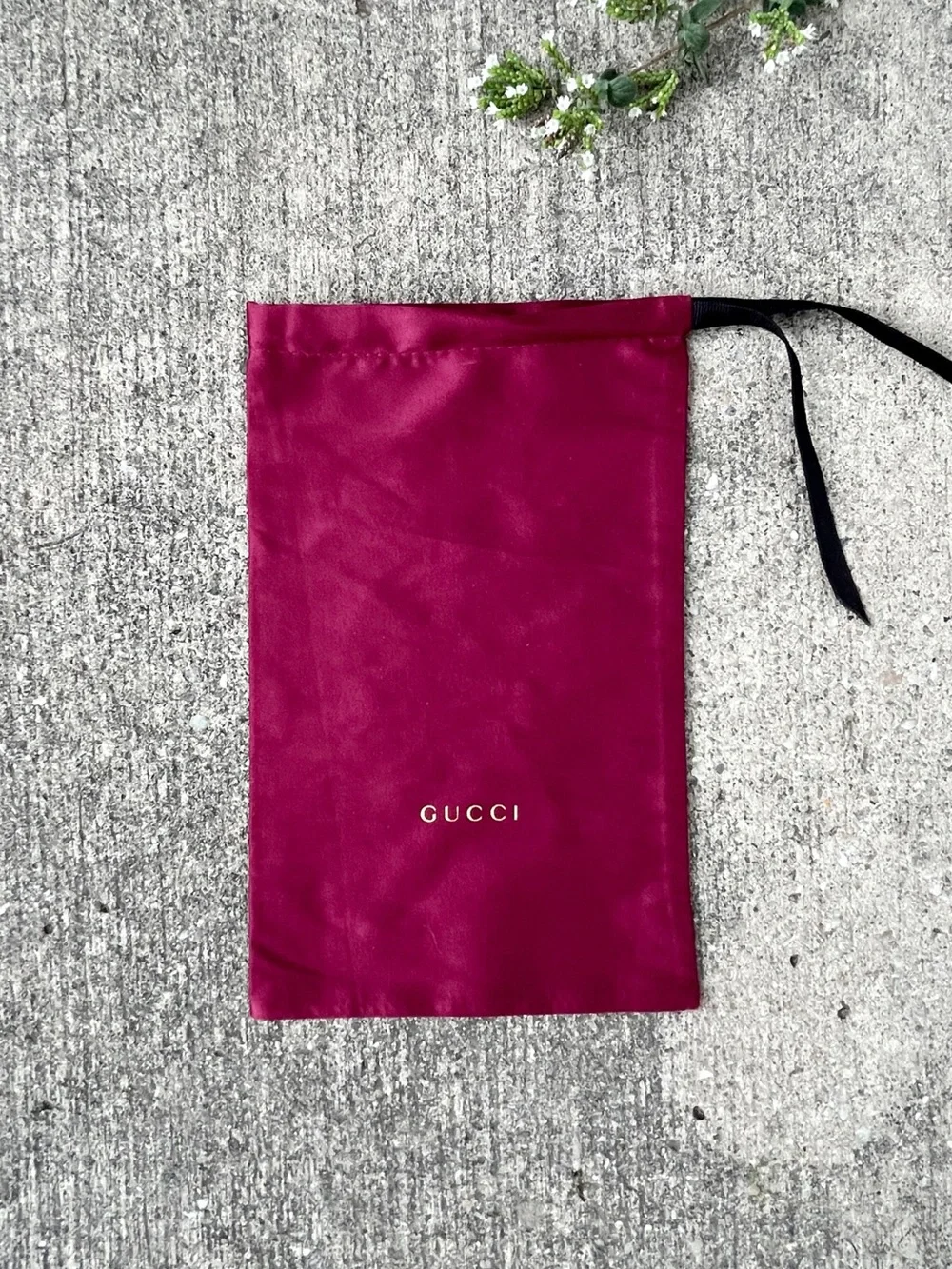 Gucci | Burgundy Drawstring Eyeglasses Pouch with Black Tie